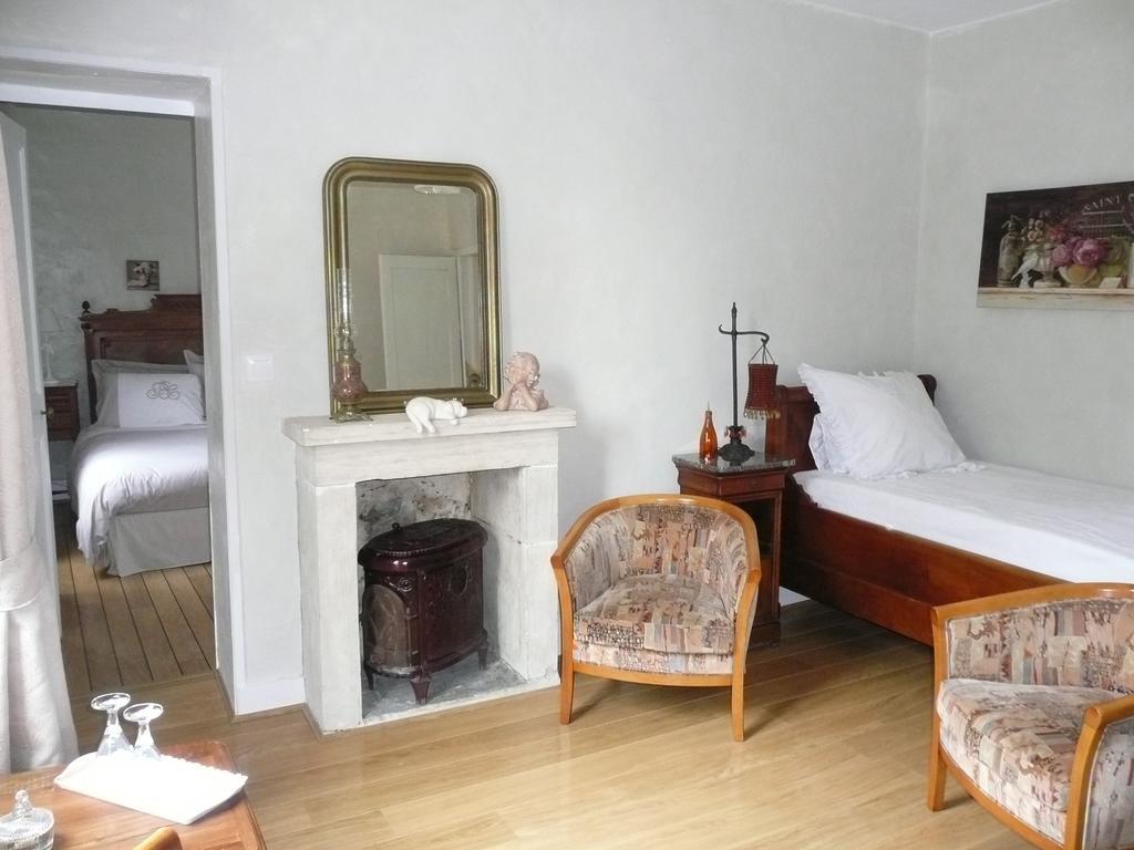 Les Lilas De Bellefontaine Bayeux Habitación foto
